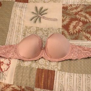 Victoria’s Secret strapless bra